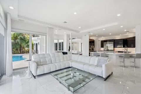 $5,995,000 | 5600 Coastal Drive, Boca Raton, FL 33487