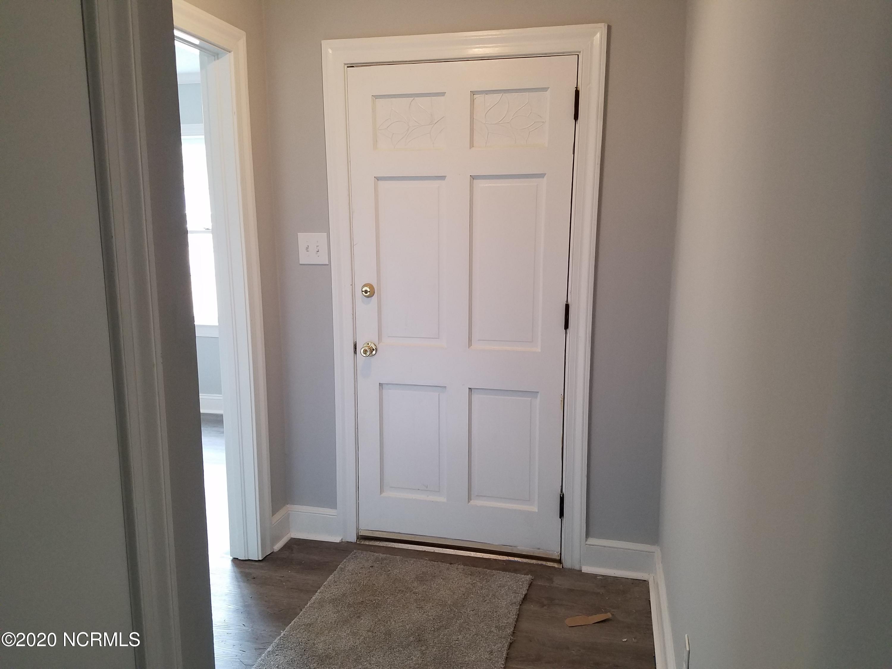 1746 Holly Ridge Road Kinston, NC 28504 - Photo 3 of 26 Foyer
