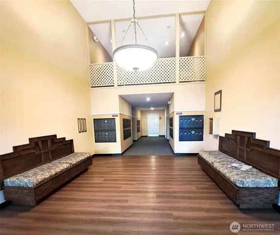 $1,500 | 13717 Linden Avenue North, Unit 215, Seattle, WA 98133