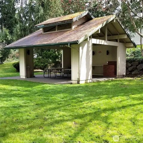 $1,500 | 13717 Linden Avenue North, Unit 215, Seattle, WA 98133