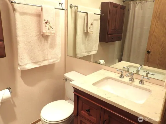 $1,500 | 13717 Linden Avenue North, Unit 215, Seattle, WA 98133