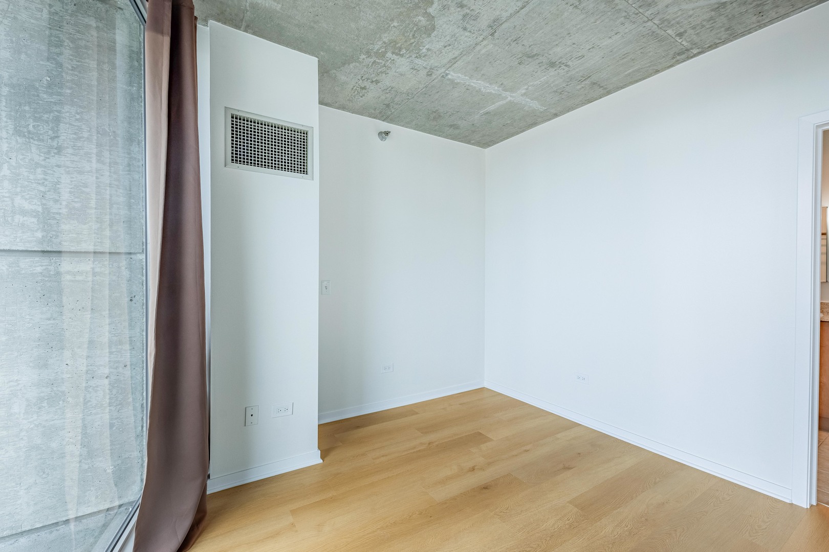 611 South Wells Street, Unit 2301 Chicago, IL 60607 - Photo 16 of 25 a view of empty room