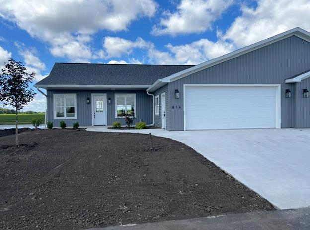 814 Lakeview Ripon, WI 54971 - Photo 2 of 30
