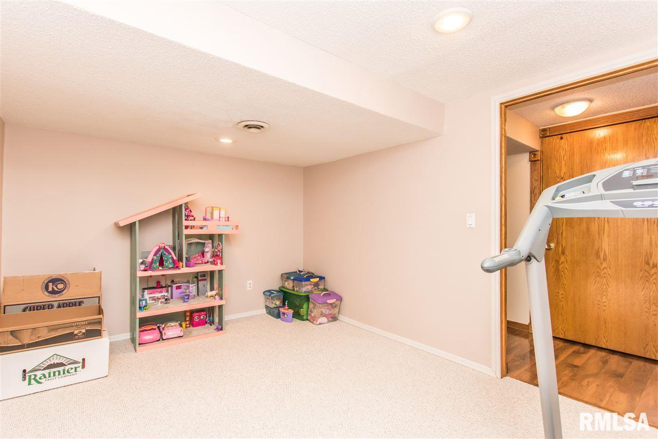 9731 West Whittingham Point Mapleton, IL 61547 - Photo 34 of 36