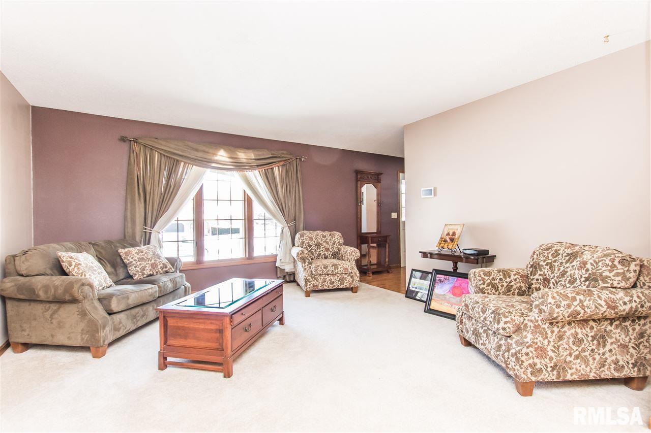9731 West Whittingham Point Mapleton, IL 61547 - Photo 4 of 36