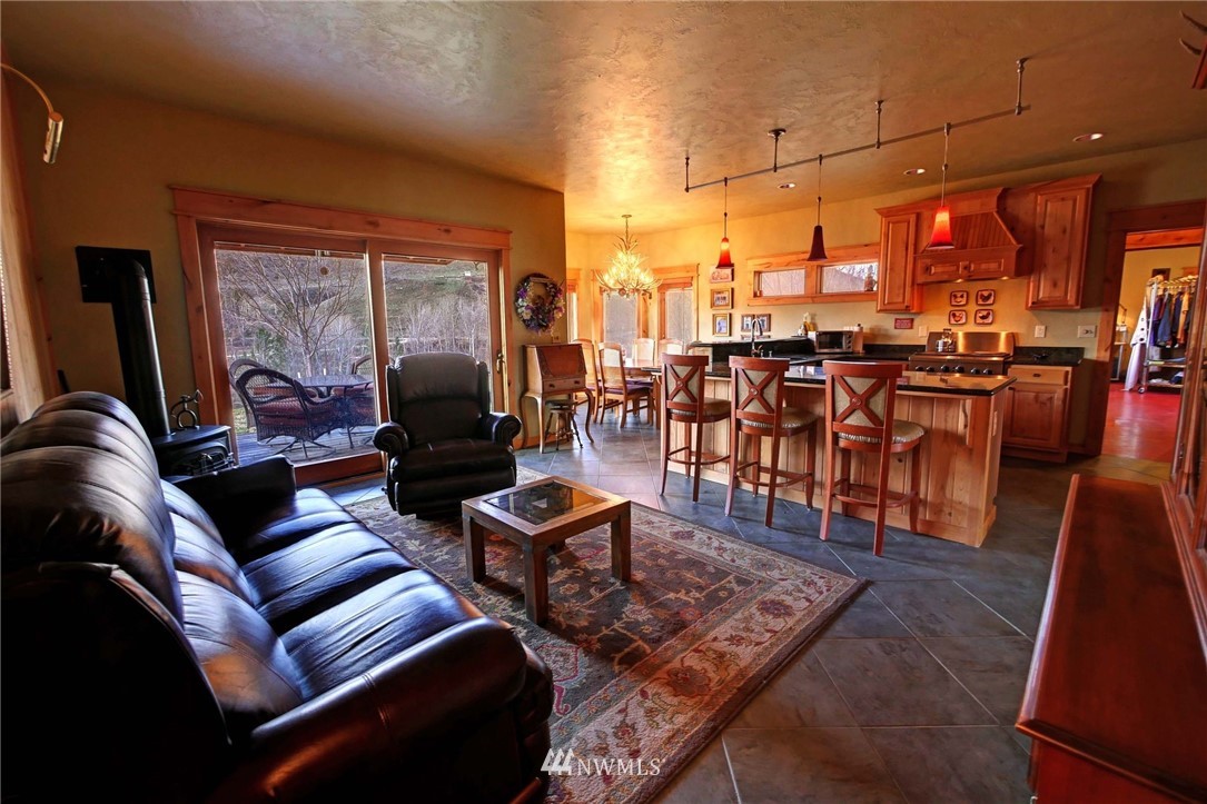 19 Lightning Pine Road Methow, WA 98834 - Photo 11 of 34
