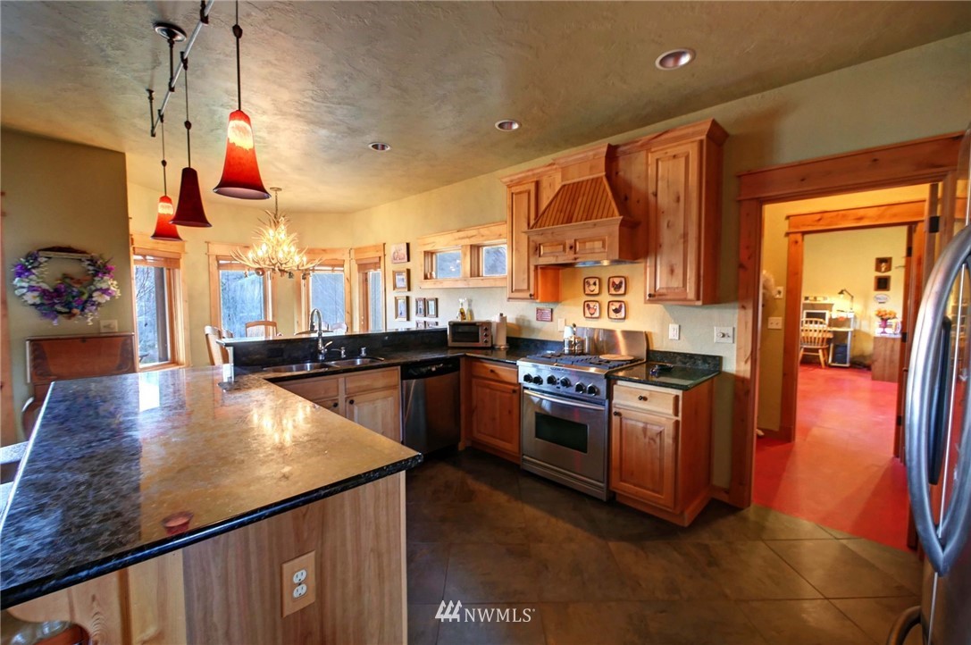 19 Lightning Pine Road Methow, WA 98834 - Photo 13 of 34