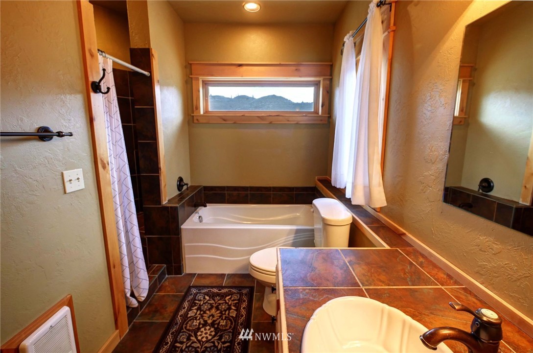19 Lightning Pine Road Methow, WA 98834 - Photo 18 of 34