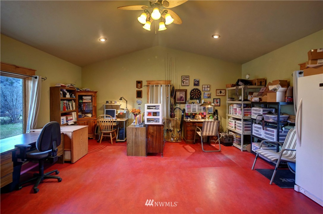 19 Lightning Pine Road Methow, WA 98834 - Photo 24 of 34