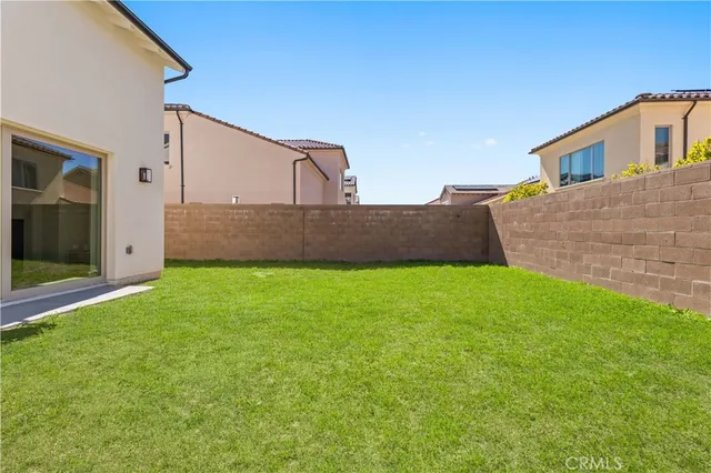 $11,000 | 233 Pinnacle, Irvine, CA 92602