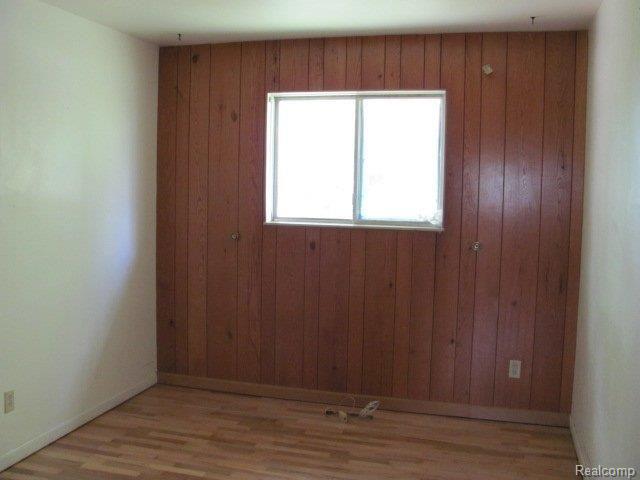 3340 Thomas Road Oxford, MI 48371 - Photo 5 of 9 10 Bedroom 1
