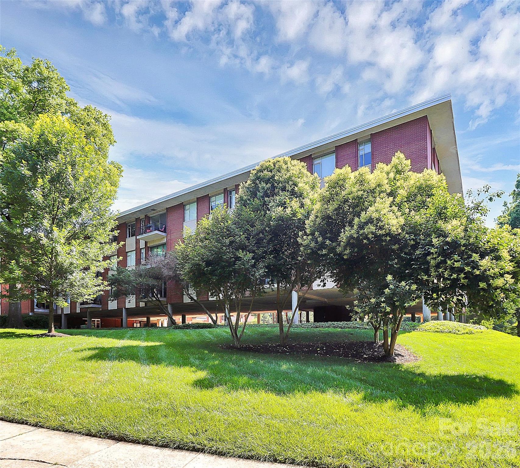 1300 Queens Road, Unit 409 Charlotte, NC 28207 - Photo 36 of 37 Gallery Image 36