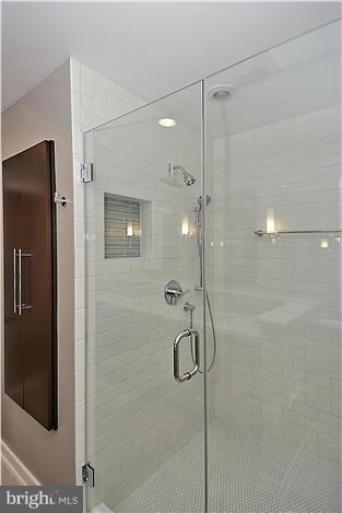 8707 Postoak Road Potomac, MD 20854 - Photo 13 of 30 Bath (Master)