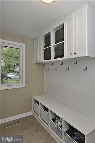 8707 Postoak Road Potomac, MD 20854 - Photo 20 of 30 Interior (General)