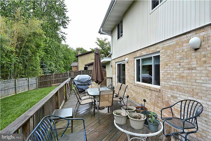 8707 Postoak Road Potomac, MD 20854 - Photo 24 of 30 Exterior (Rear)