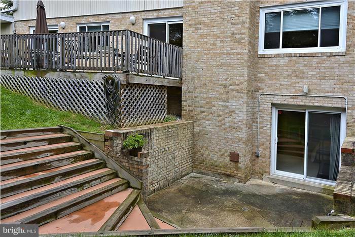 8707 Postoak Road Potomac, MD 20854 - Photo 26 of 30 Exterior (Rear)