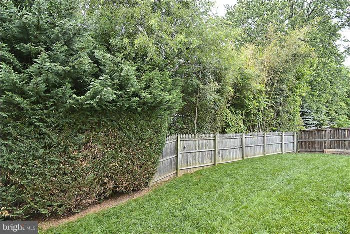 8707 Postoak Road Potomac, MD 20854 - Photo 27 of 30 Exterior (Rear)