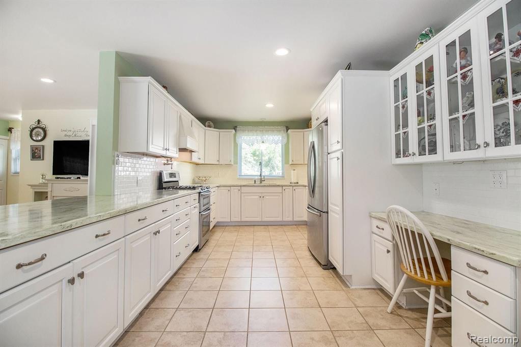 2865 Longview Avenue Rochester Hills, MI 48307 - Photo 8 of 33