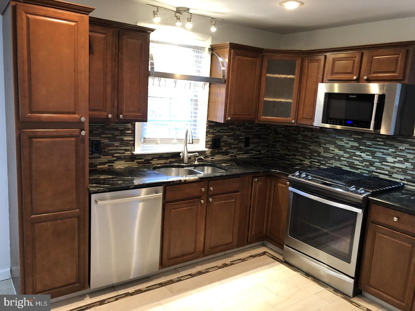 13451 Trevose Road Philadelphia, PA 19116 - Photo 3 of 24