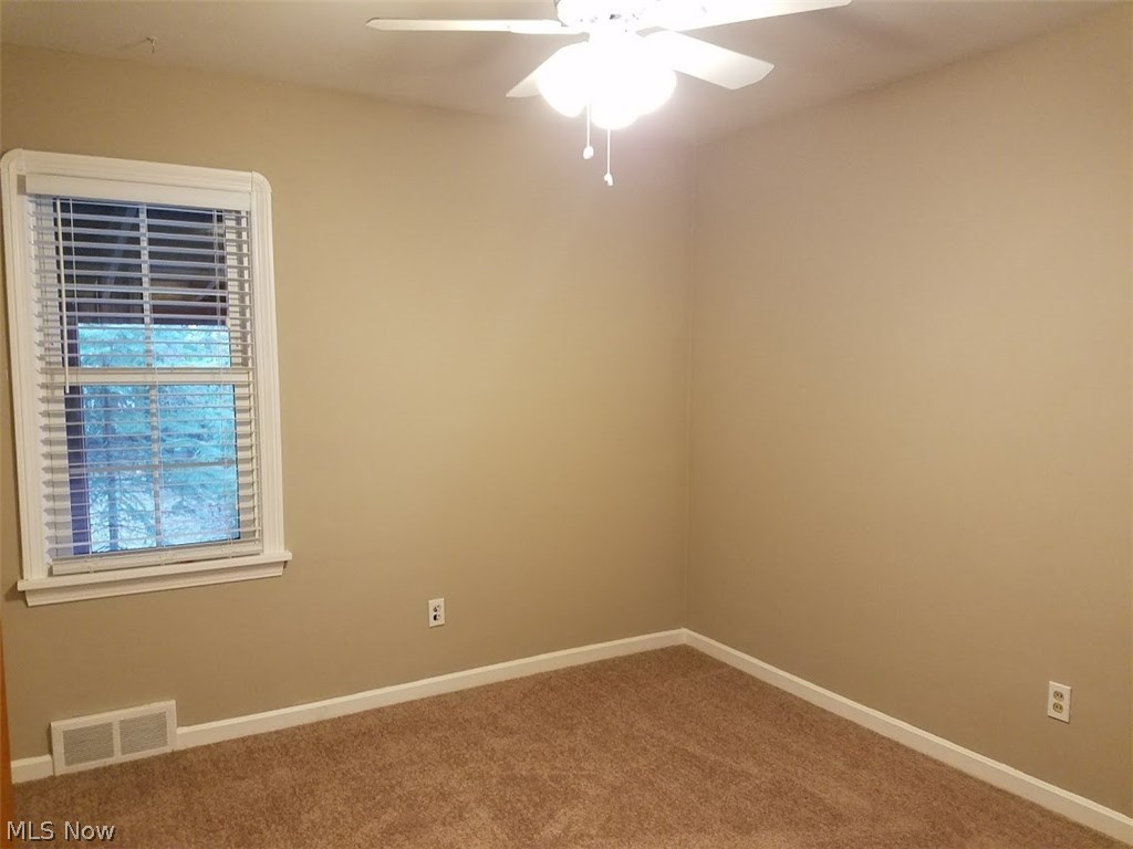 1057 Winston Road Cleveland, OH 44121 - Photo 12 of 28