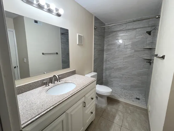 $1,950 | 815 West Boynton Beach Boulevard, Unit 12101, Boynton Beach, FL 33426