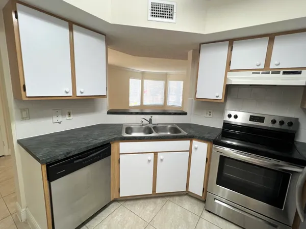$1,950 | 815 West Boynton Beach Boulevard, Unit 12101, Boynton Beach, FL 33426