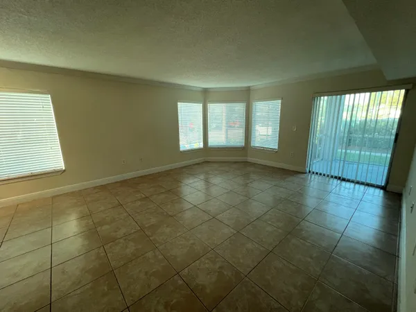 $1,950 | 815 West Boynton Beach Boulevard, Unit 12101, Boynton Beach, FL 33426