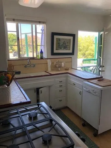 $5,800 | 202 Natoma Avenue, Unit A, Santa Barbara, CA 93101