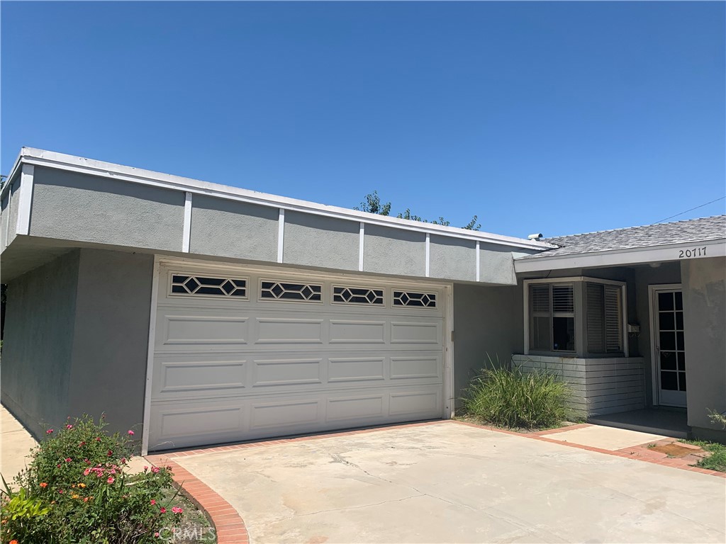 a view of a garage