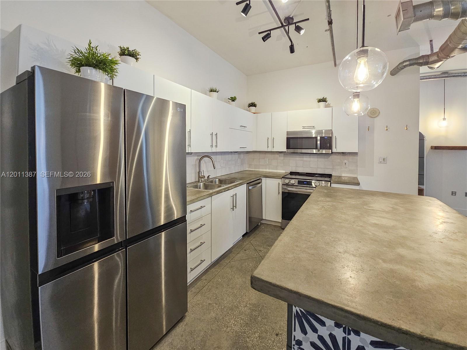 444 Northeast 30th Street, Unit 604 Miami, FL 33137 - Photo 8 of 26