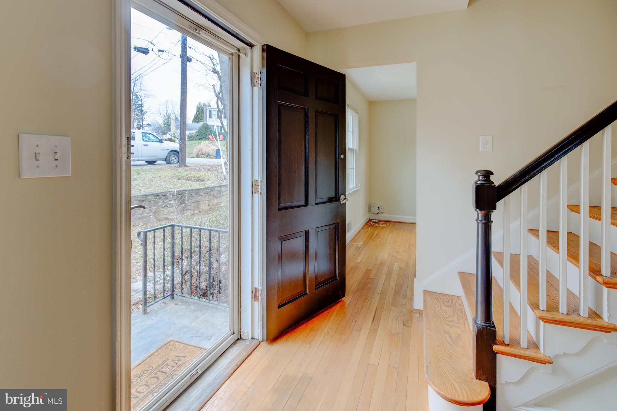 5214 Danbury Road Bethesda, MD 20814 - Photo 2 of 29 Entrance Foyer