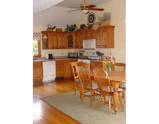 95 Hunting Hill Road Lunenburg, MA 01462 - Photo 12 of 24 Gallery Image 12