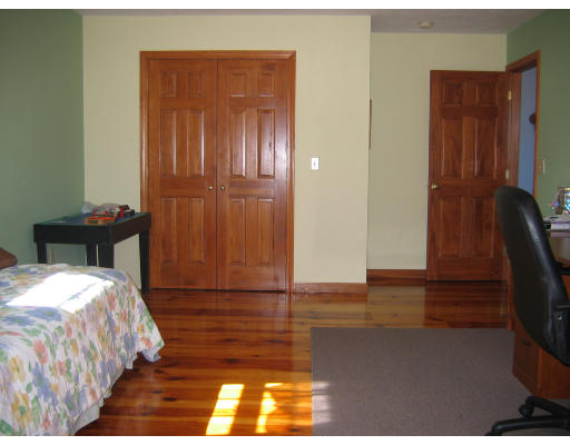 95 Hunting Hill Road Lunenburg, MA 01462 - Photo 17 of 24 Gallery Image 17