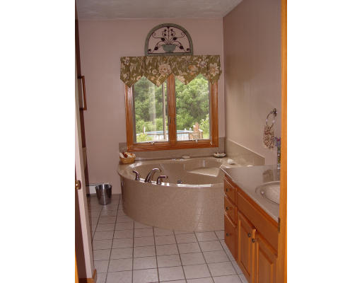 95 Hunting Hill Road Lunenburg, MA 01462 - Photo 22 of 24 Gallery Image 22