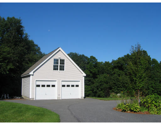 95 Hunting Hill Road Lunenburg, MA 01462 - Photo 6 of 24 Gallery Image 6