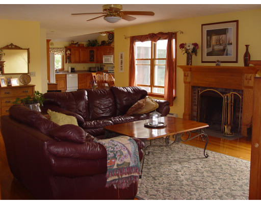 95 Hunting Hill Road Lunenburg, MA 01462 - Photo 10 of 24 Gallery Image 10