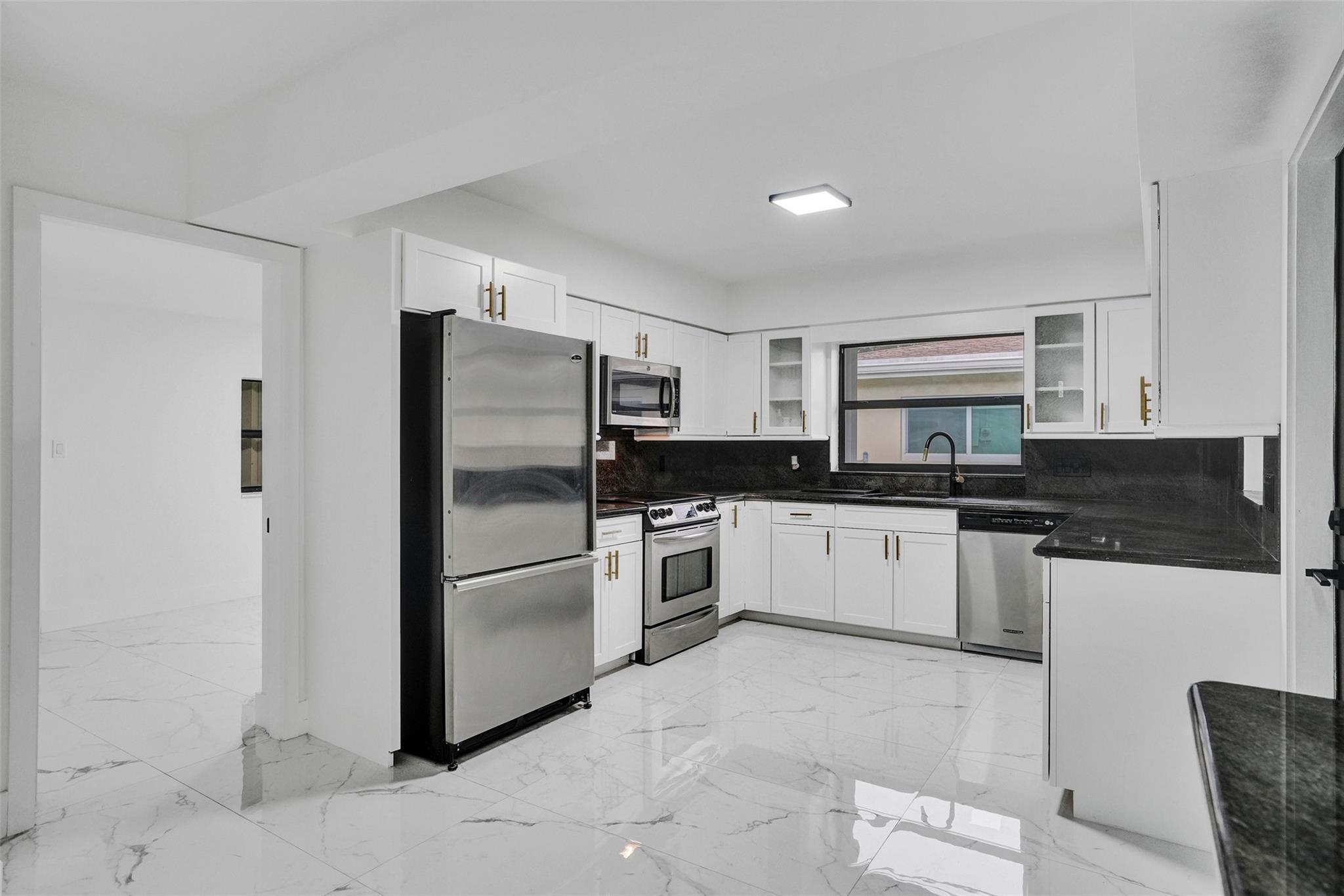 5840 Southwest 14th Street Plantation, FL 33317 - Photo 7 of 33 Photo 7