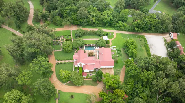 $3,995,000 | 2665 Raleigh Lagrange Drive, Piperton, TN 38066