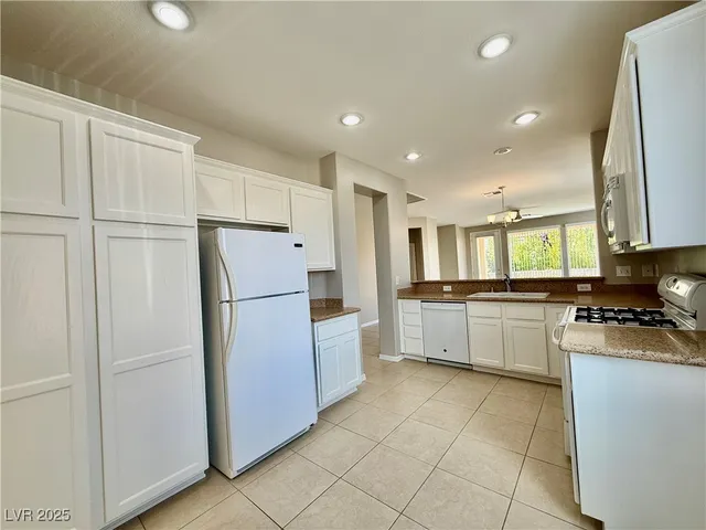 $2,050 | 5147 Progresso Street, Las Vegas, NV 89135