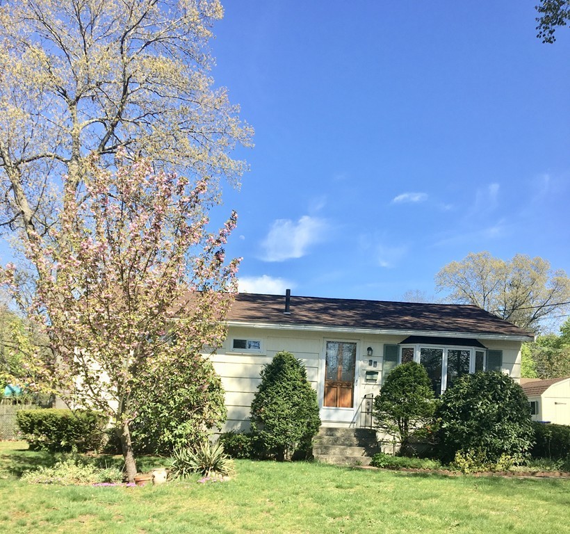 37 Davis Road Rockland, MA 02370 - Photo 1 of 25