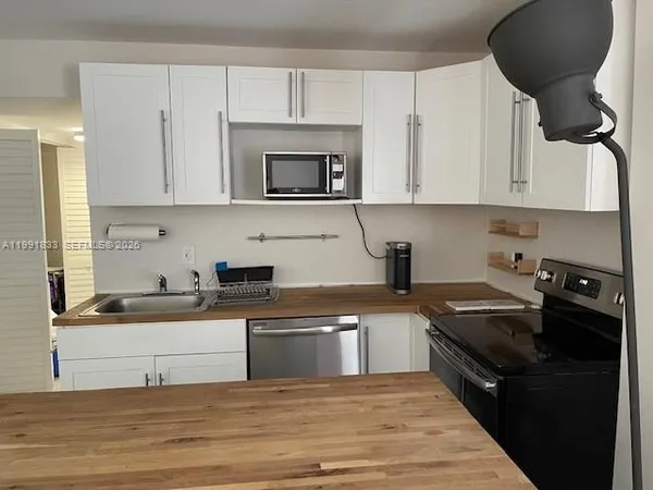 $2,750 | 50 Orange Drive, Unit B, Key Largo, FL 33037