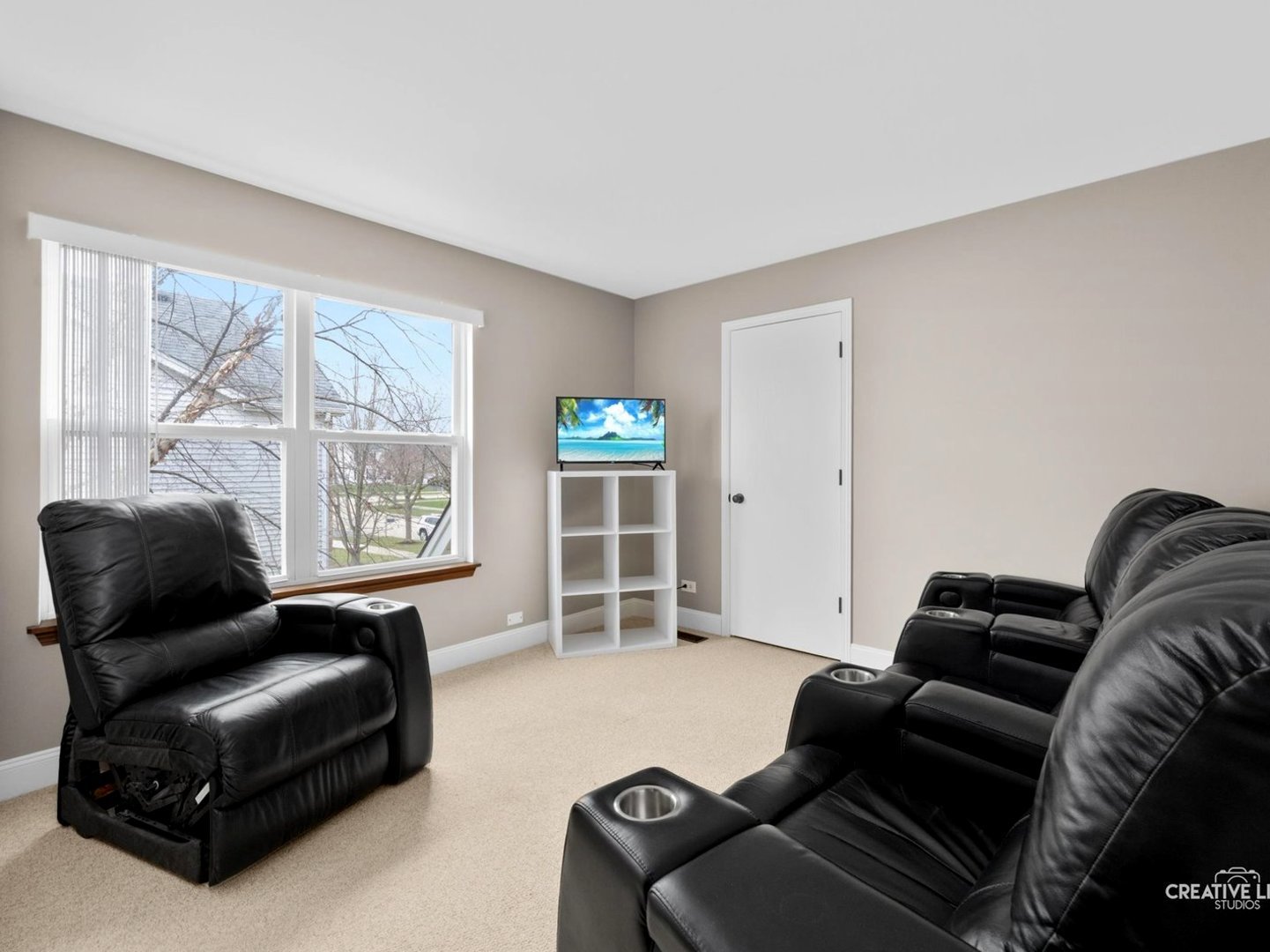 1524 West Mooseheart Road North Aurora, IL 60542 - Photo 16 of 32 a living room with furniture and a window