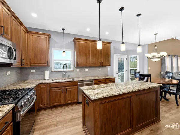 $535,000 | 1524 West Mooseheart Road, North Aurora, IL 60542