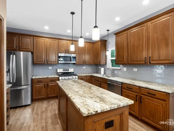 $535,000 | 1524 West Mooseheart Road, North Aurora, IL 60542