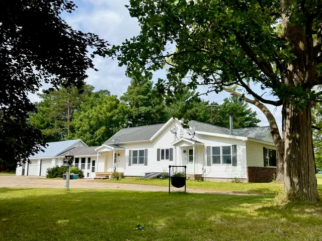 $359,900 | N1053 State Road 22, Waupaca, WI 54981