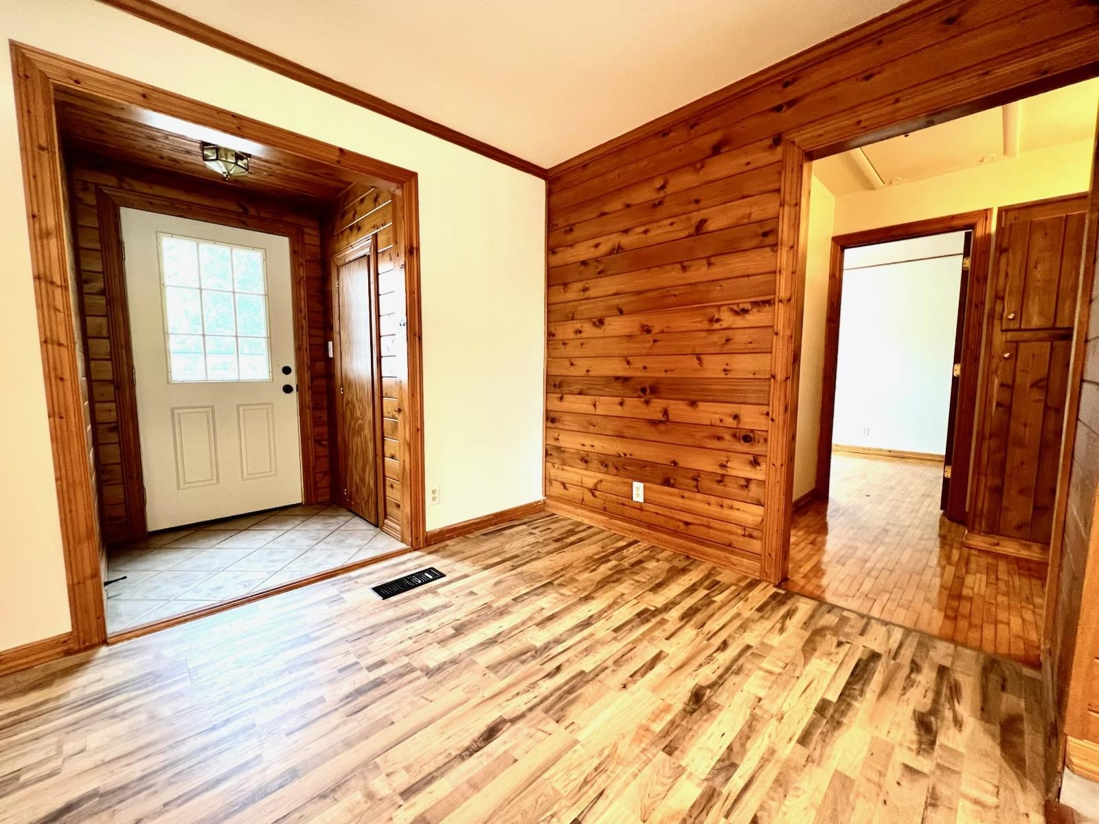 N1053 State Road 22 Waupaca, WI 54981 - Photo 12 of 29