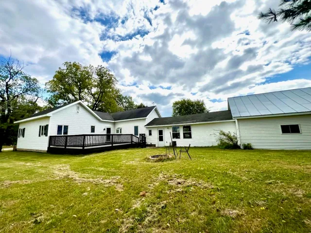 $359,900 | N1053 State Road 22, Waupaca, WI 54981