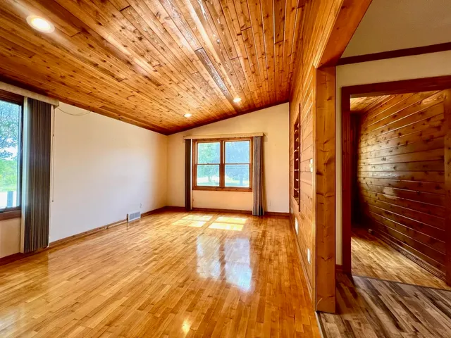 $359,900 | N1053 State Road 22, Waupaca, WI 54981