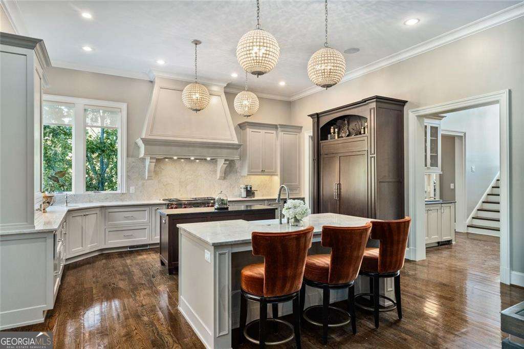 475 Heards Ferry Road Northwest Atlanta, GA 30328 - Photo 7 of 39