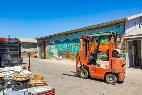 a car parked in front of a building